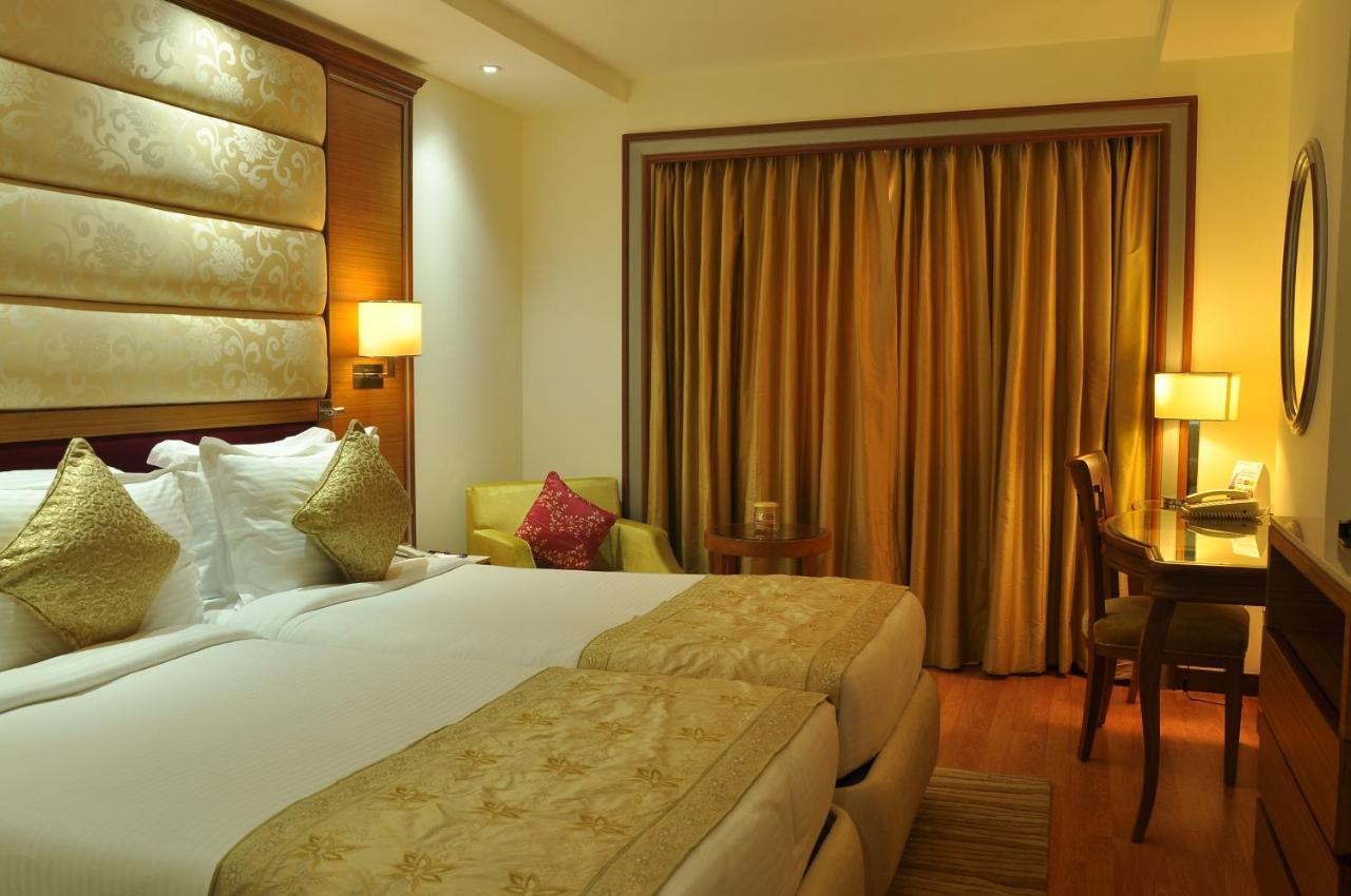 De Sovrani Hotel Kalkutta Kültér fotó