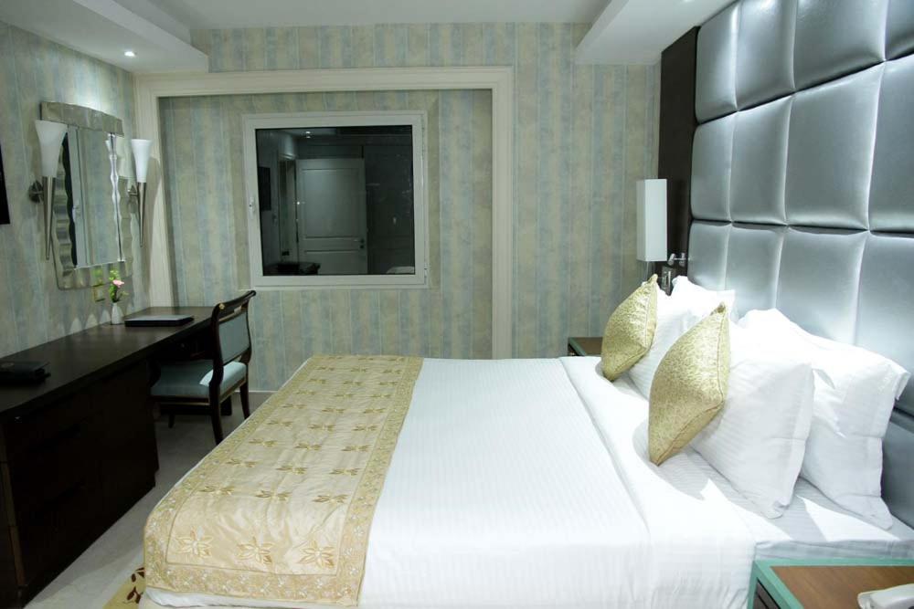 De Sovrani Hotel Kalkutta Kültér fotó