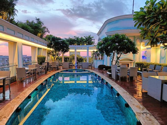 De Sovrani Hotel Kalkutta Kültér fotó
