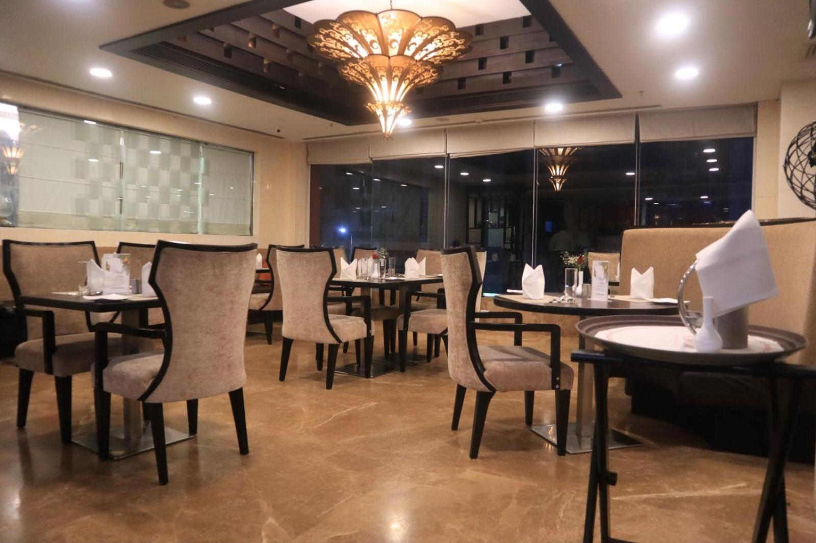 De Sovrani Hotel Kalkutta Kültér fotó