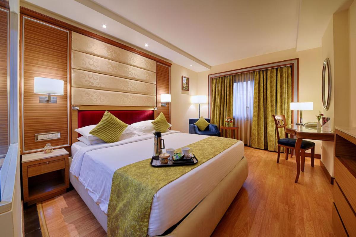 De Sovrani Hotel Kalkutta Kültér fotó