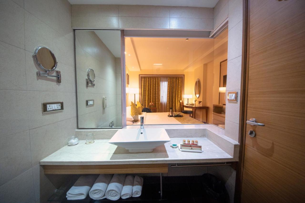 De Sovrani Hotel Kalkutta Kültér fotó
